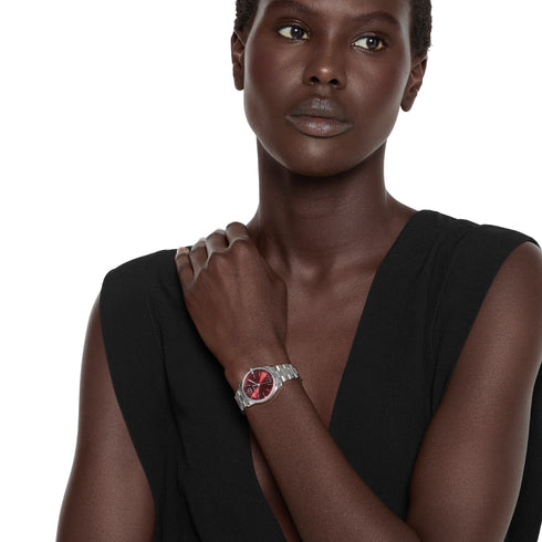 G-Timeless 29 mm stainless steel case, burgundy dial, stainless steel bracelet, quartz movement YA1265069