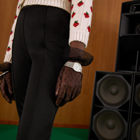 Gucci 25H 30mm stainless steel multi layered case, silver sunbrushed dial with motif, five links stainless steel bracelet YA163501